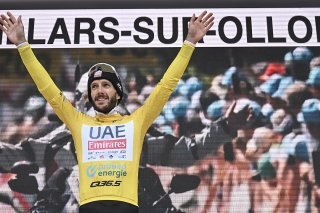 Adam Yates est le vainqueur du Tour de Suisse 2024. KEYSTONE/GIAN EHRENZELLER